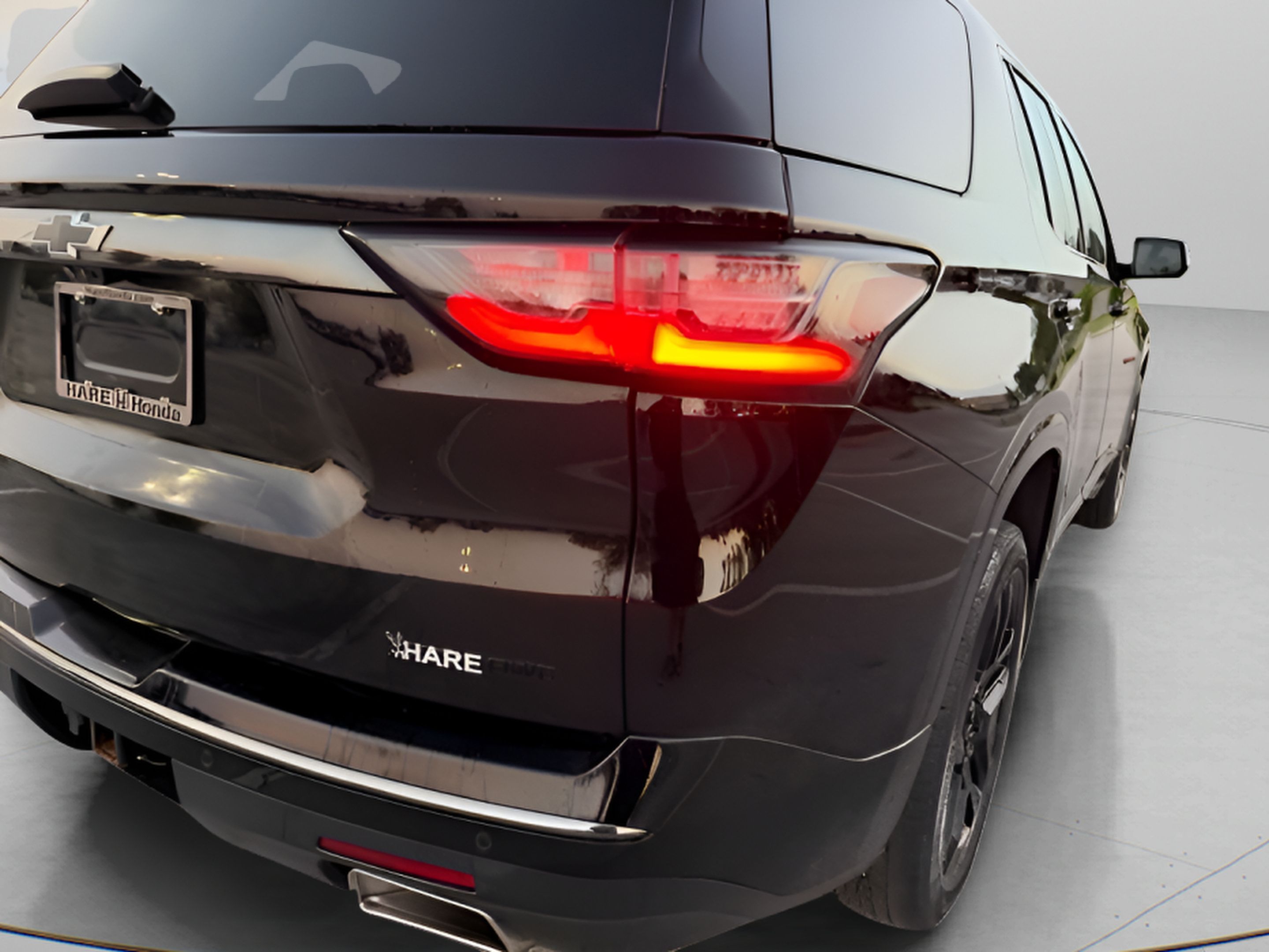 Used 2020 Chevrolet Traverse Premier w/ Redline Edition AWD/4WD image 5