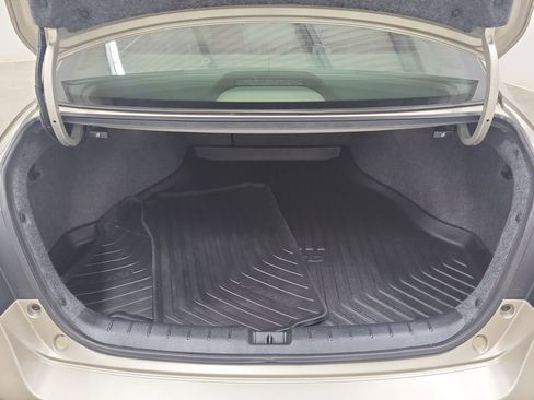 Used 2017 Honda Accord EX image 9