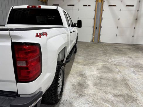 Used 2019 Chevrolet Silverado 2500 W/T AWD/4WD image 10