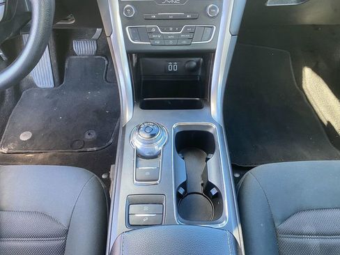 Used 2019 Ford Fusion SE image 22