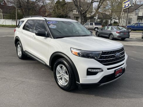 Used 2022 Ford Explorer XLT w/ Equipment Group 202A AWD/4WD image 7