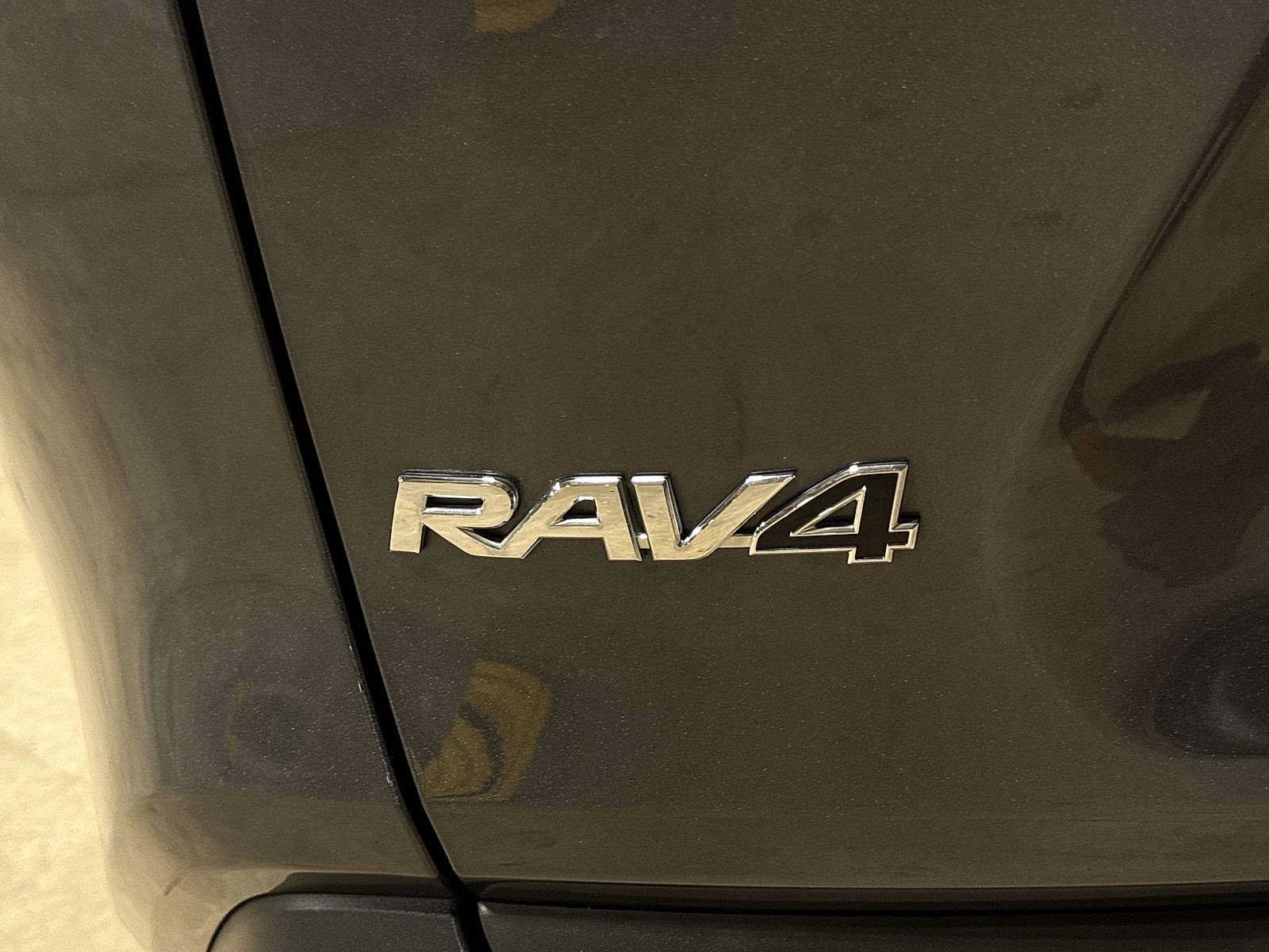 Used 2023 Toyota RAV4 LE AWD/4WD image 24
