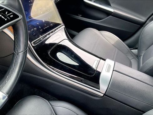 Used 2025 Mercedes-Benz C 300 Sedan image 14