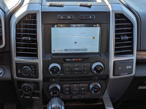 Used 2018 Ford F150 Lariat w/ Equipment Group 502A Luxury AWD/4WD image 22
