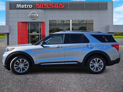 Used 2023 Ford Explorer Limited image 3