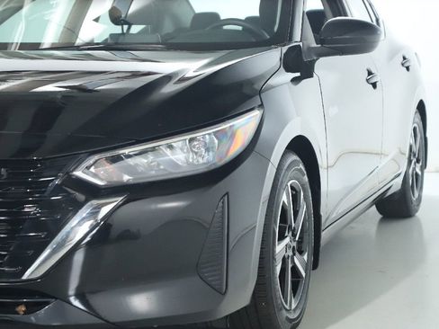 Used 2024 Nissan Sentra SV FWD image 4