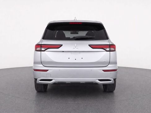Used 2024 Mitsubishi Outlander SE FWD image 3