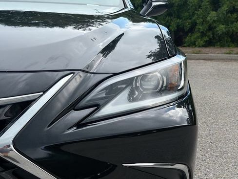Used 2022 Lexus ES 350 w/ Premium Package FWD image 9
