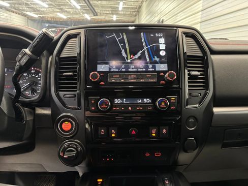 Used 2021 Nissan Titan PRO-4X w/ Pro-4x Convenience Package image 17