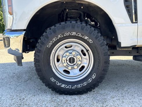 Used 2024 Ford F250 XL w/ XL Off-Road Package AWD/4WD image 3