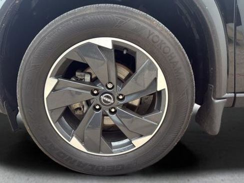 Used 2024 Nissan Rogue SV w/ SV Premium Package AWD/4WD image 27
