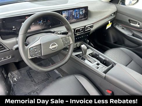 New 2026 Nissan Sentra SR w/ SR Premium Package FWD image 22