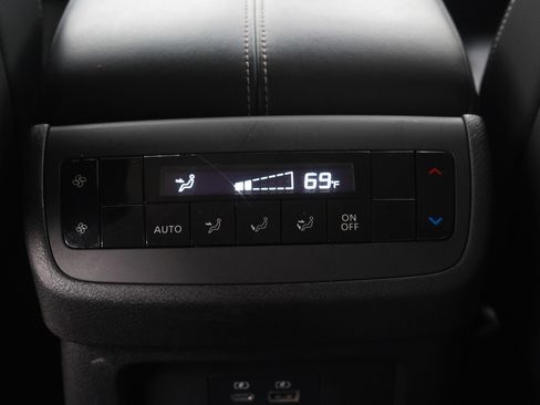 Used 2022 Nissan Pathfinder SL image 21