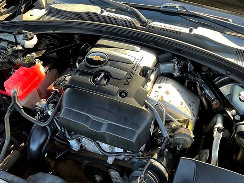 Used 2020 Chevrolet Camaro LT image 30