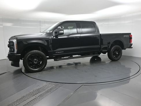 New 2026 Ford F250 Lariat w/ Black Appearance Package image 29