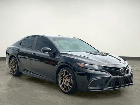 Used 2024 Toyota Camry SE w/ Convenience Package image 10