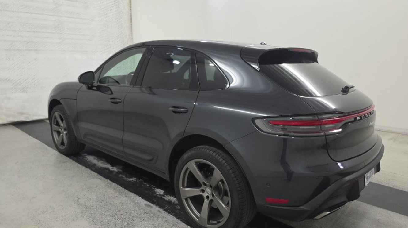 Used 2024 Porsche Macan w/ Premium Plus Package AWD/4WD image 2