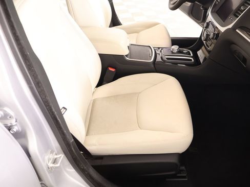 Used 2023 Chrysler 300 Touring w/ Sport Appearance Package RWD image 12