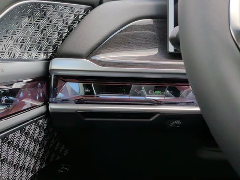 New 2026 BMW 760i xDrive w/ Executive Package AWD/4WD image 25