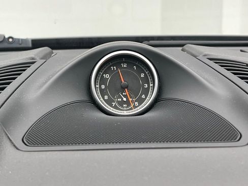 Certified 2018 Porsche Cayenne Platinum Edition image 13