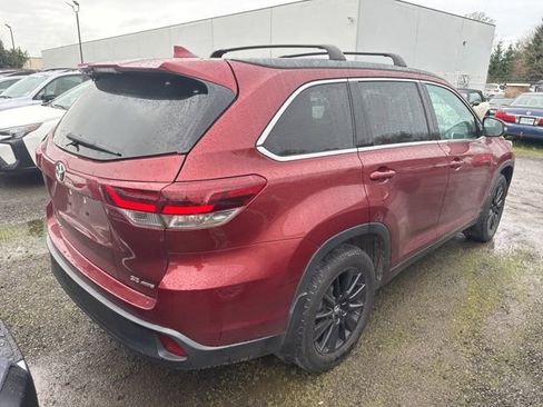 Used 2019 Toyota Highlander SE image 8