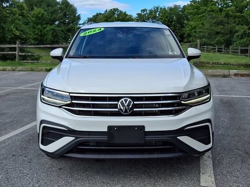 Used 2024 Volkswagen Tiguan SE AWD/4WD image 2