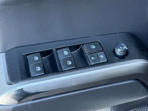 Used 2022 Toyota Tacoma SR5 w/ Black Out Package (TMS) RWD image 13