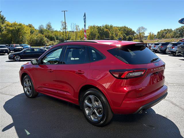 Certified 2023 Ford Escape ST-Line w/ Tech Pack #1 AWD/4WD image 5