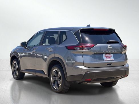 Used 2025 Nissan Rogue SV FWD image 4