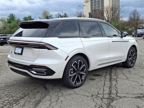 Used 2024 Lincoln Nautilus Reserve w/ Equipment Group 203A image 6