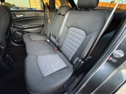 Used 2020 Ford Edge SE image 15