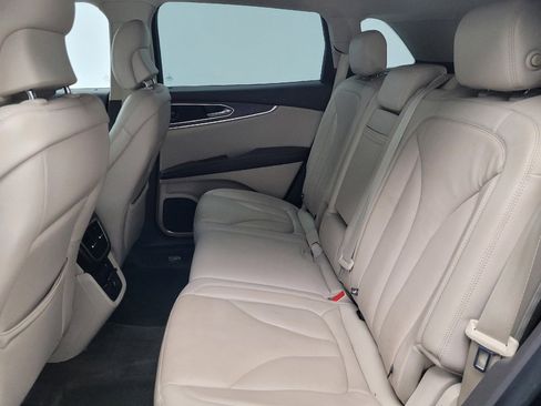 Used 2017 Lincoln MKX Reserve w/ Driver Assistance Package image 18