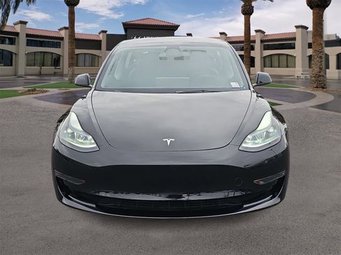 Used 2023 Tesla Model 3 Standard Range image 3