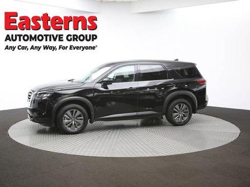 Used 2024 Nissan Pathfinder S image 59