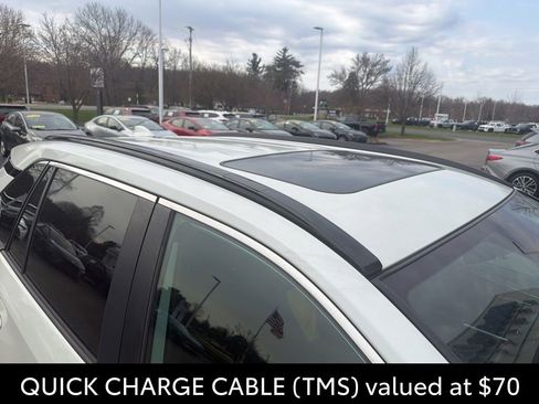 Used 2022 Toyota RAV4 SE w/ Convenience Package image 9