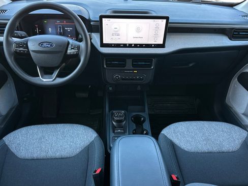 Certified 2025 Ford Maverick XLT image 12