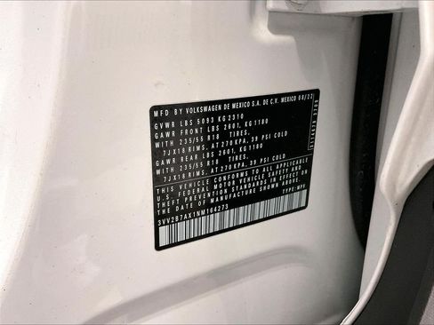 Used 2022 Volkswagen Tiguan SE AWD/4WD image 35