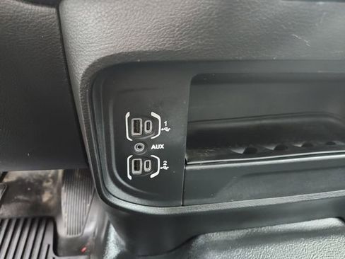 Used 2020 RAM 3500 Tradesman w/ Chrome Appearance Group image 33