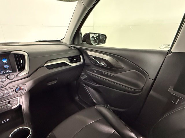 Used 2022 GMC Terrain SLT w/ Tech Package FWD image 17