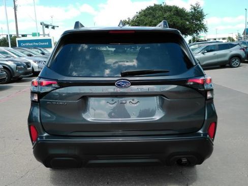 Used 2025 Subaru Forester Premium AWD/4WD image 9