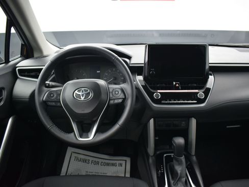 Used 2024 Toyota Corolla Cross LE image 14
