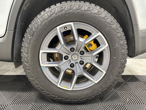 Used 2023 Rivian R1T Adventure image 10