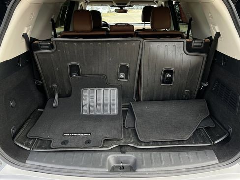 Certified 2023 Nissan Pathfinder Platinum w/ Cargo Package image 24