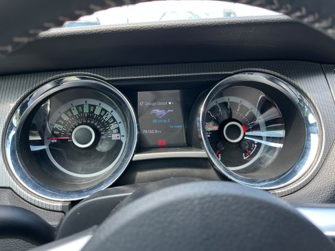 Used 2013 Ford Mustang GT Premium RWD image 17