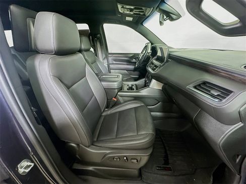 Used 2022 Chevrolet Tahoe Z71 w/ Z71 Off-Road Package image 12