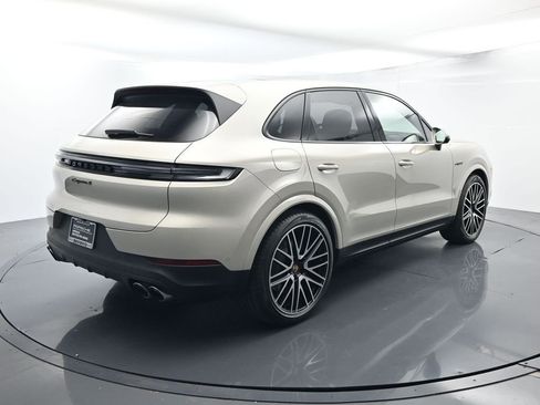 Certified 2026 Porsche Cayenne S AWD/4WD image 14