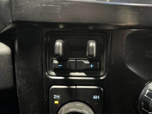 Used 2025 Ford F350 Lariat w/ Black Appearance Package image 27