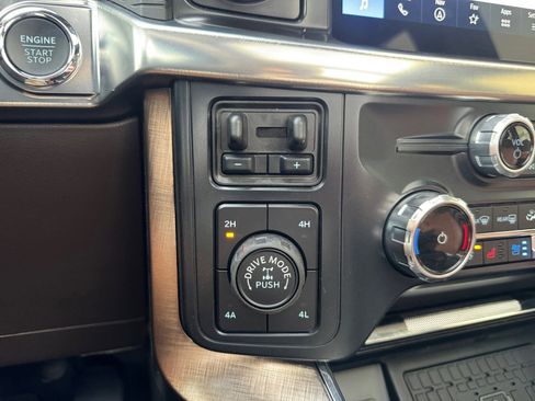 Used 2025 Ford F150 King Ranch w/ FX4 Off-Road Package image 30
