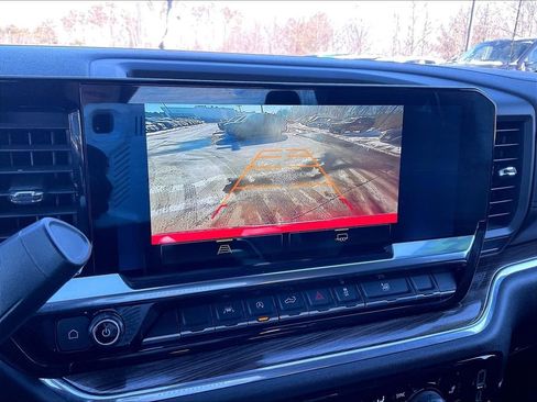 Used 2025 Chevrolet Silverado 1500 LT image 18