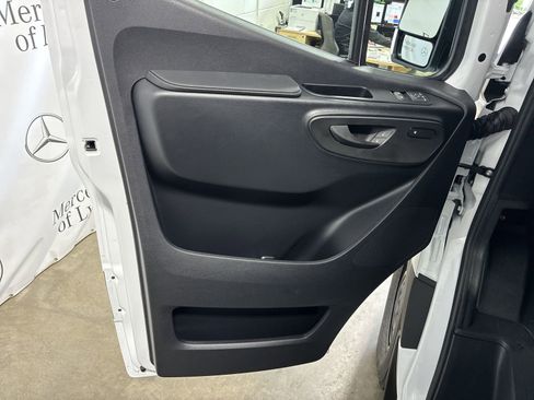 New 2025 Mercedes-Benz Sprinter 2500 image 8